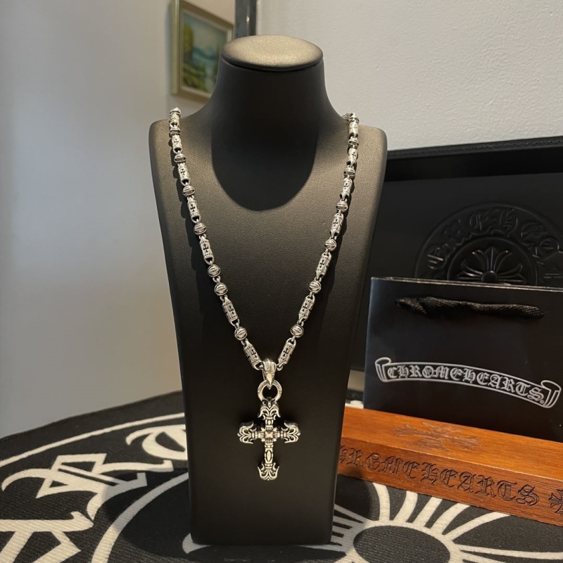 Ch**me He**ts necklaces